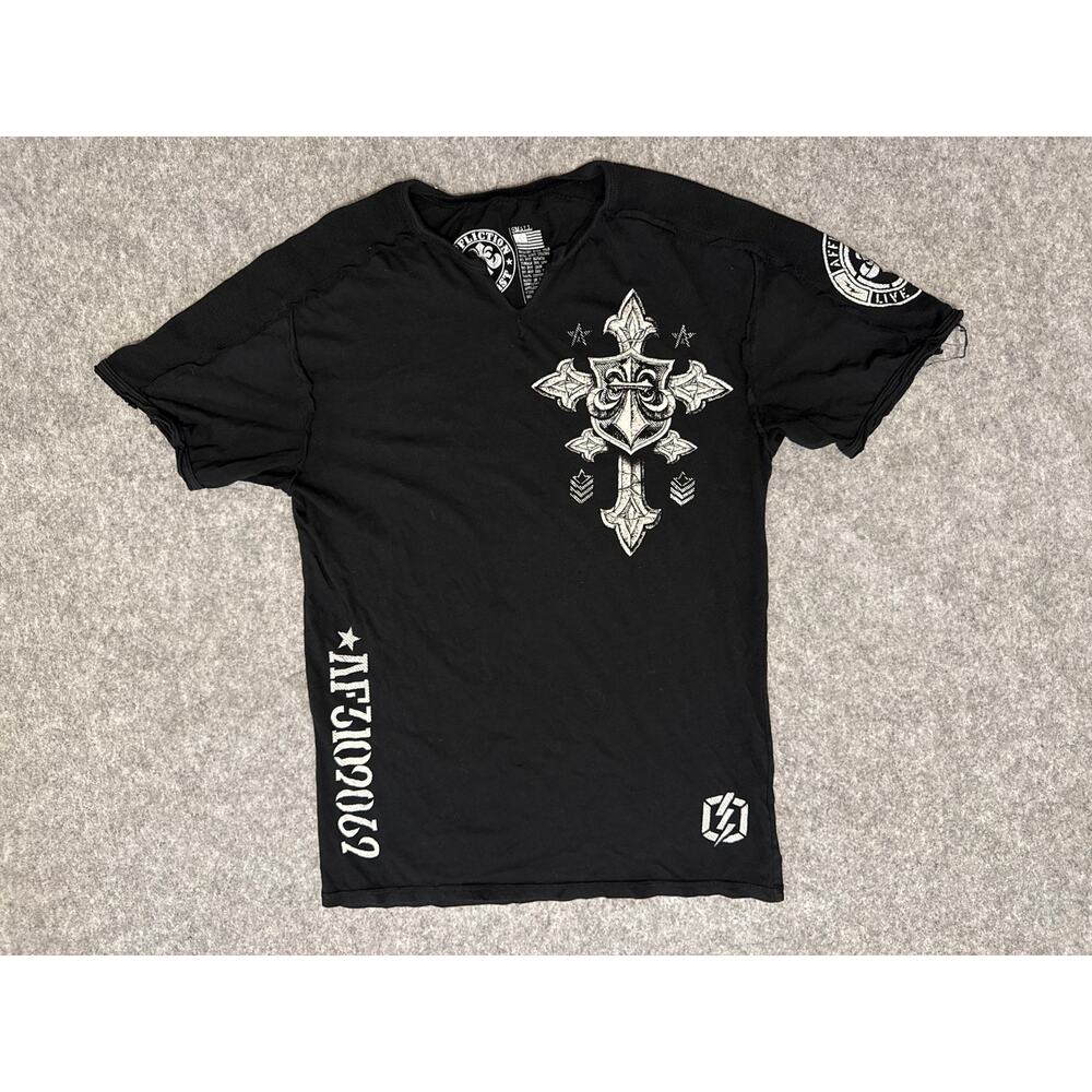 Affliction Men’s Small Black Distressed Cross & Wings Graphic Tee